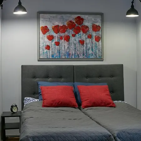 Stylish In - Old Town Apartment